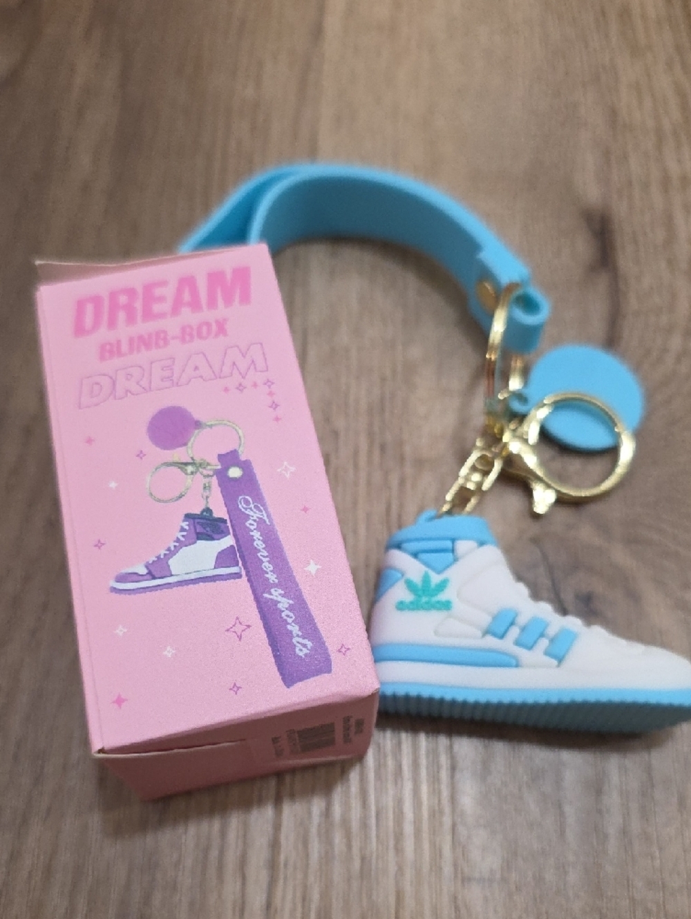 👟 Blindbox Sneaker Keyring - Picture 4 of 5